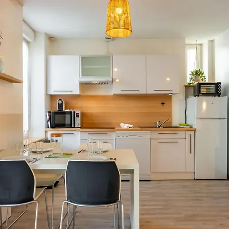 L'agreable De Pierre - 900 M De La Gare Apartment