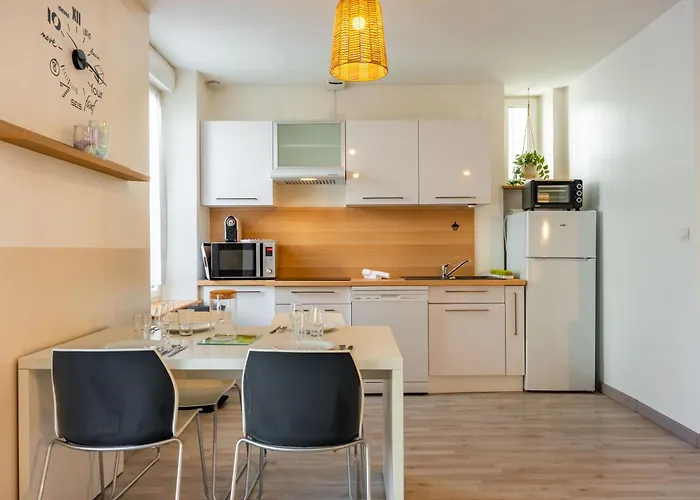 L'agreable De Pierre - 900 M De La Gare Apartment