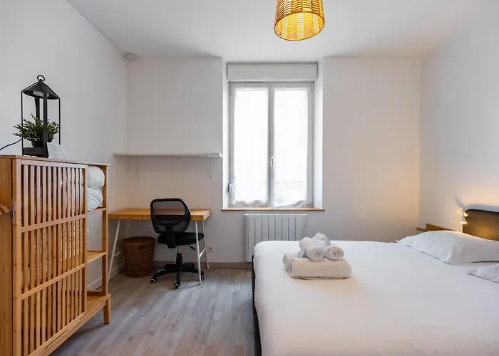 L'agreable De Pierre - 900 M De La Gare Apartment *