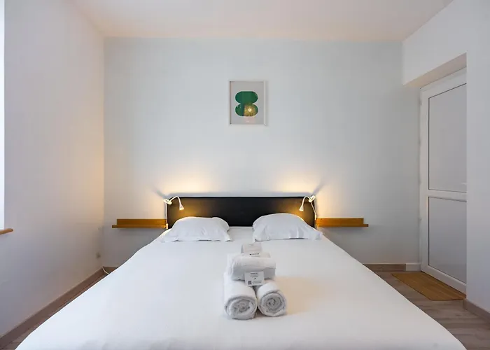 L'agreable De Pierre - 900 M De La Gare Apartment *