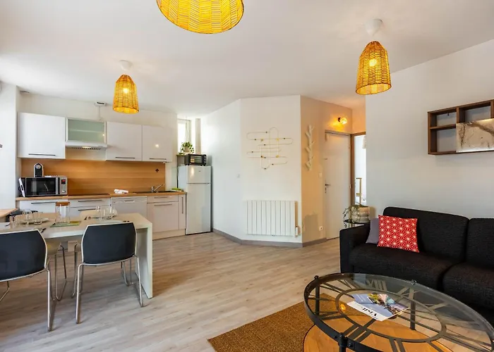 Apartment L'agreable De Pierre - 900 M De La Gare *